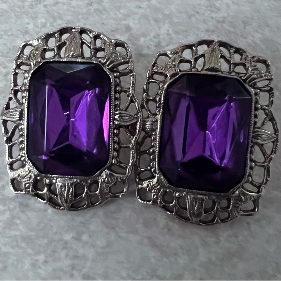 Elegant Silvertone and Purple faceted pierced Earrings - Picture 1 of 4